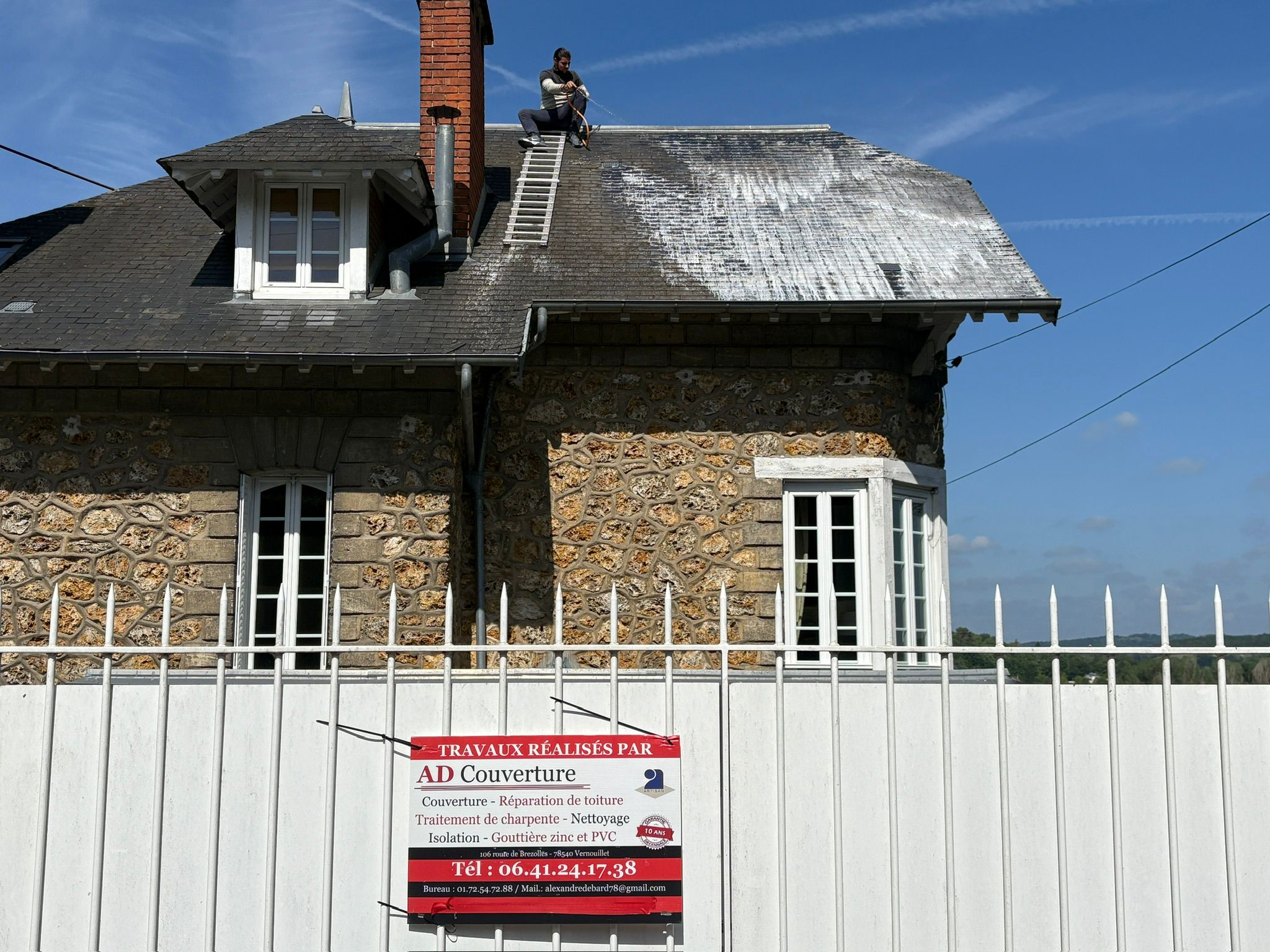 Nettoyage toit en ardoise - AD Couverture